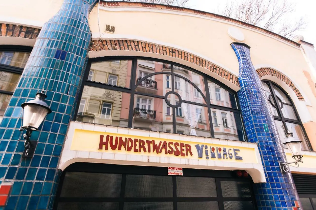 Apartments In Hundertwasser Village Вена